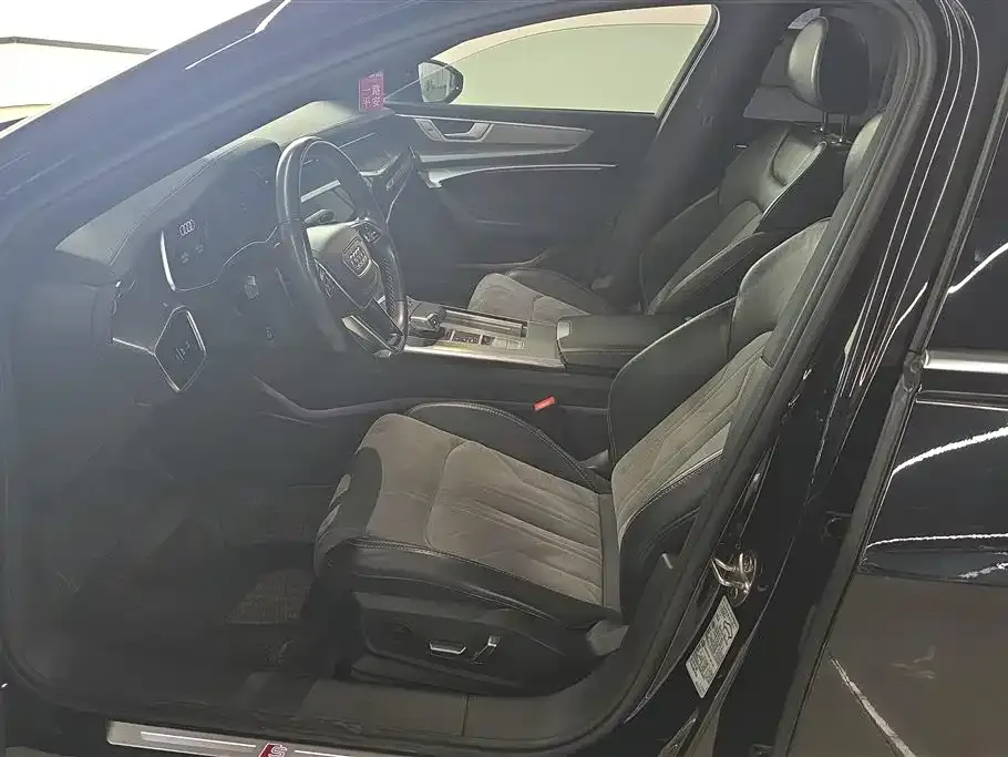 Audi A6L 2023 из CN, фото 6