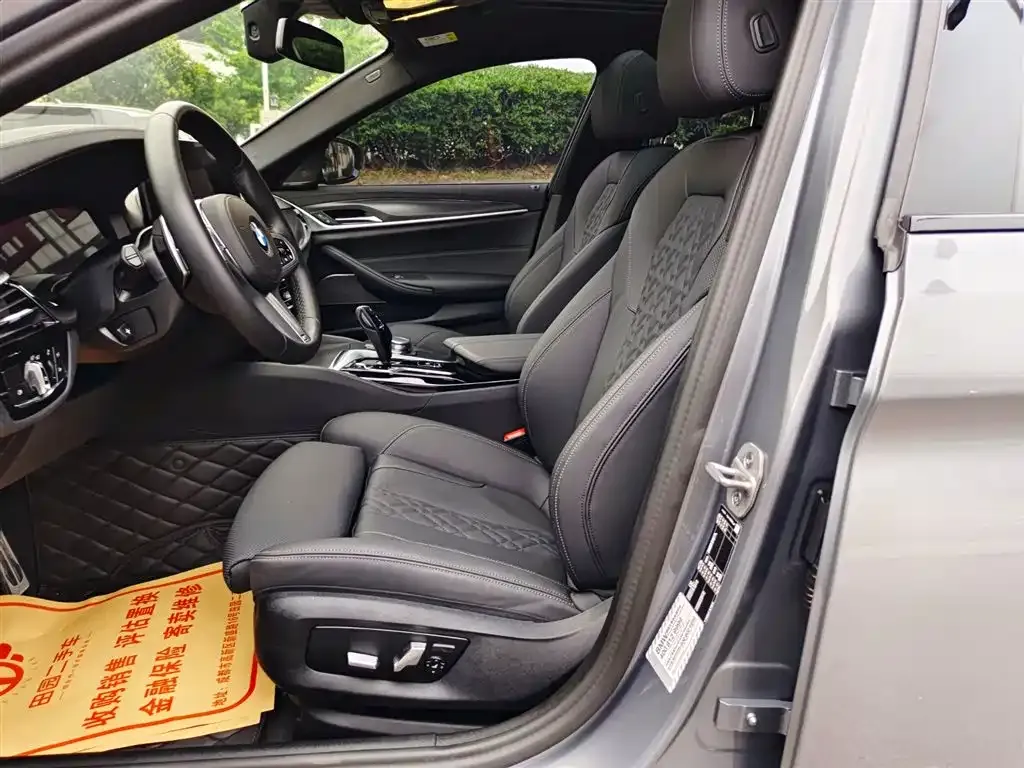 BMW 5 Series (Import) 2023 из CN, фото 2