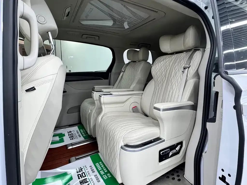 Buick GL8 2022 из CN, фото 2