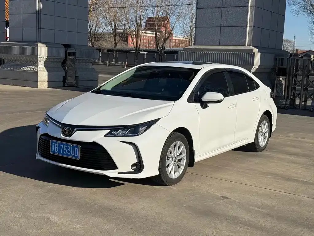 Toyota Corolla 2023 из CN, фото 1