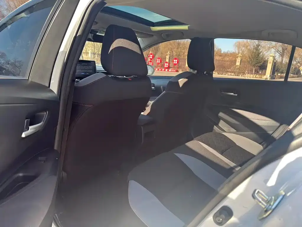 Toyota Corolla 2023 из CN, фото 2