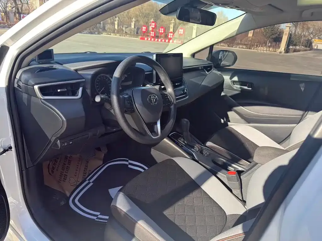 Toyota Corolla 2023 из CN, фото 3