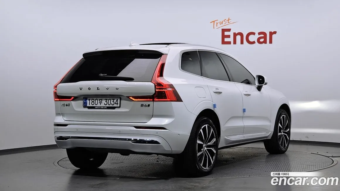 Volvo XC60 — фото 3