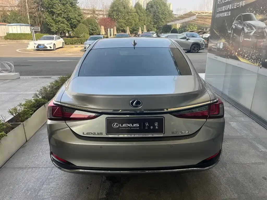 Lexus ES — фото 9