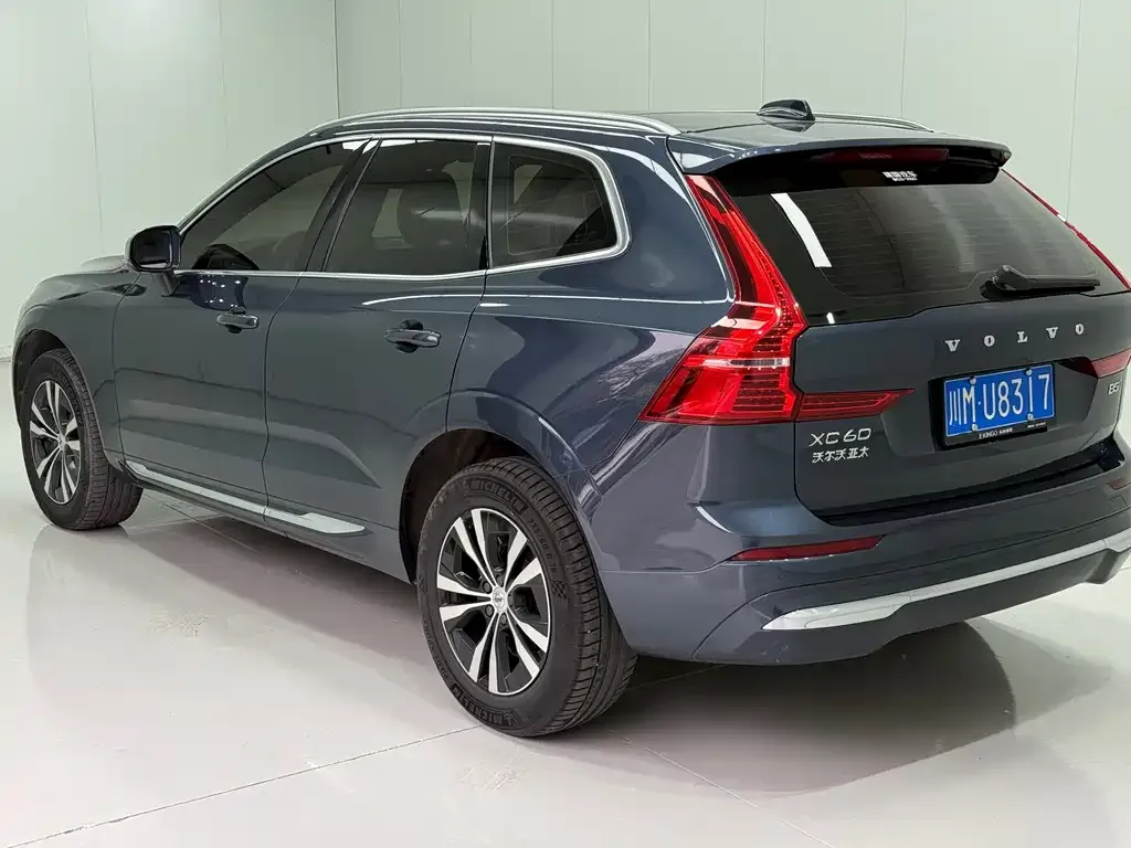 Volvo XC60 — фото 7