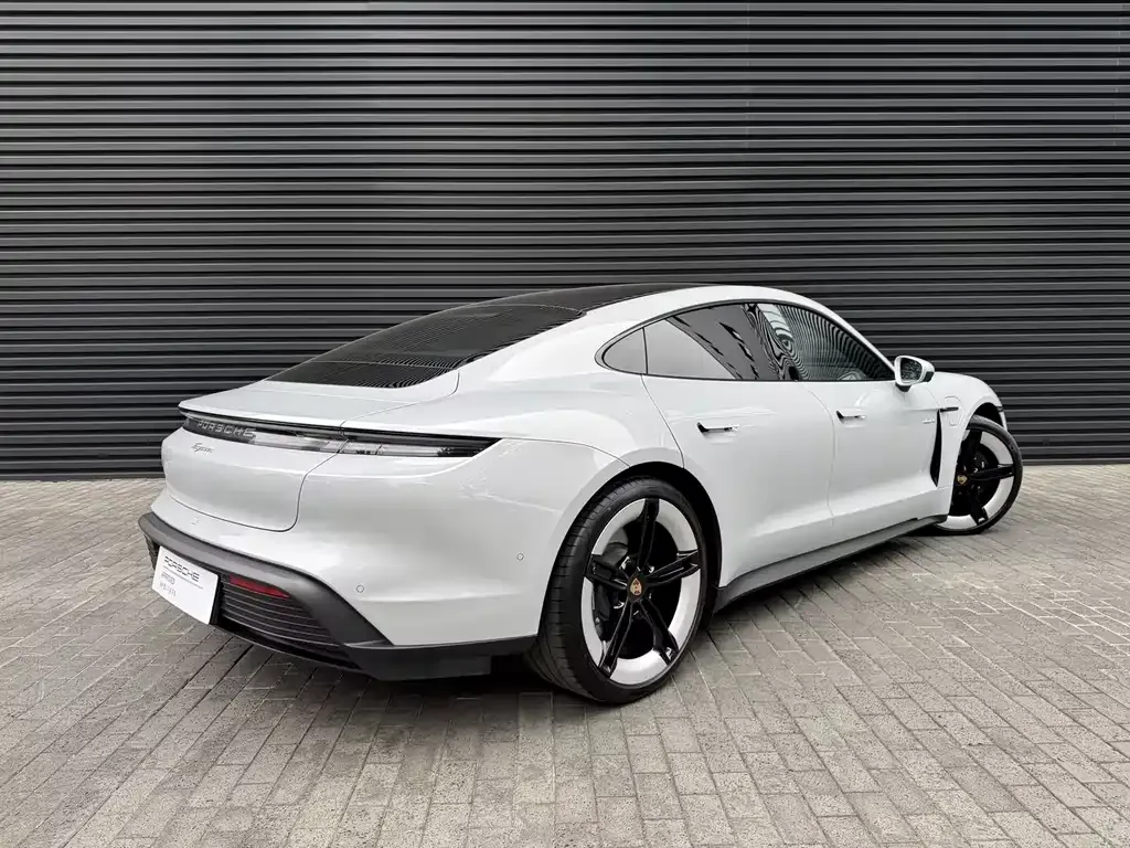 Porsche Taycan — фото 5