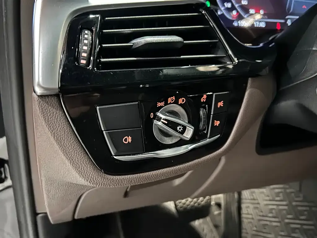 BMW 5 Series 2021 из CN, фото 5