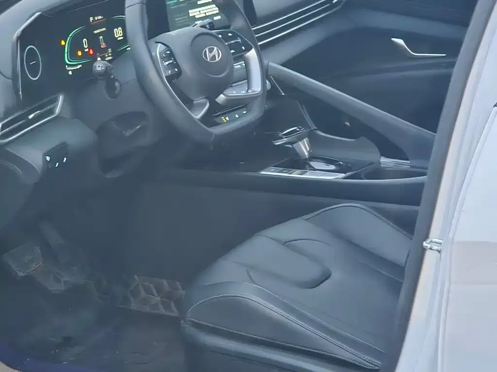 Hyundai Elantra 2024 из CN, фото 6