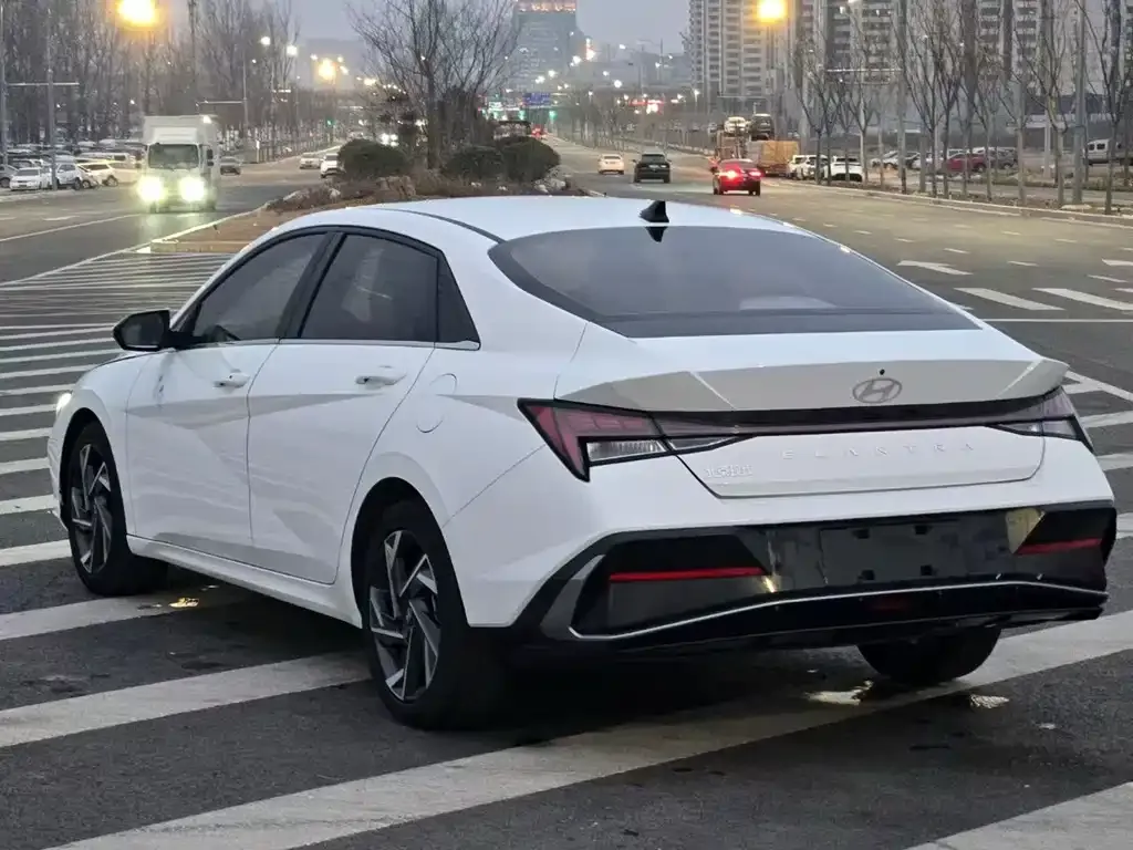 Hyundai Elantra 2024 из CN, фото 3