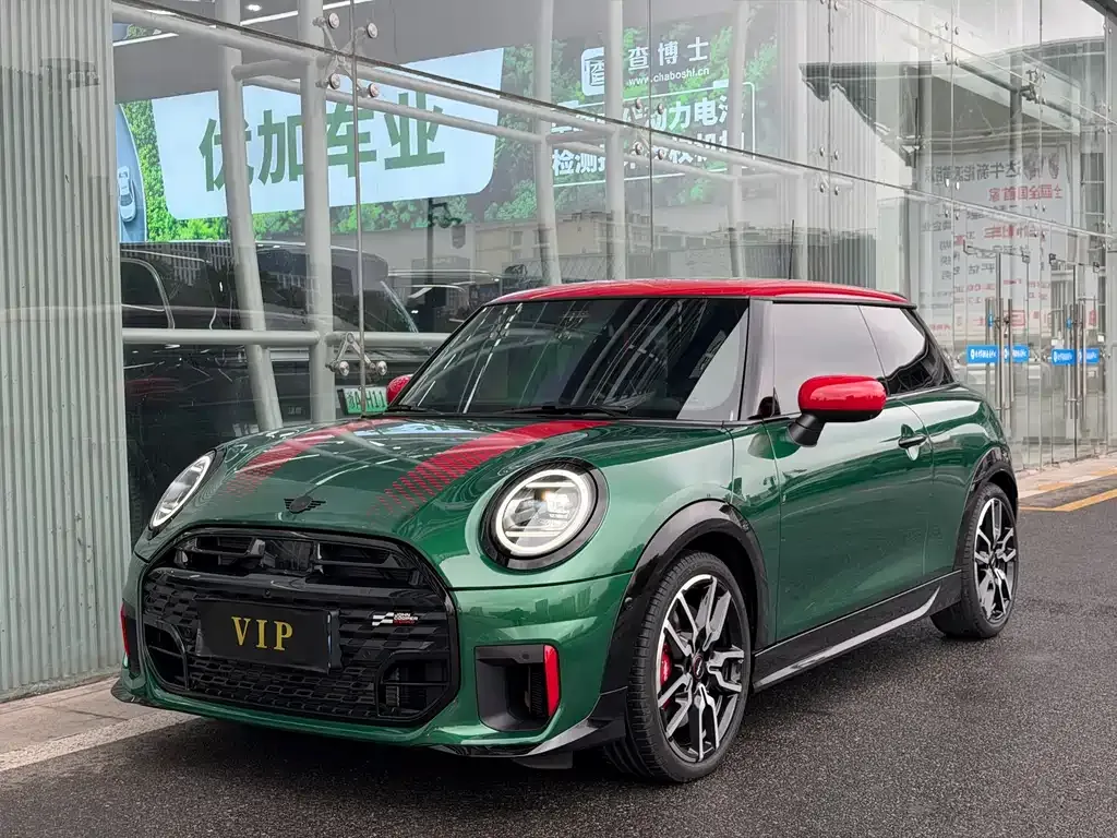 MINI JCW (John Cooper Works) — фото 1