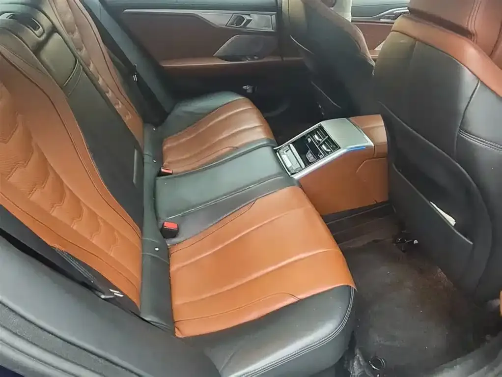 BMW 8 Series 2023 из CN, фото 2