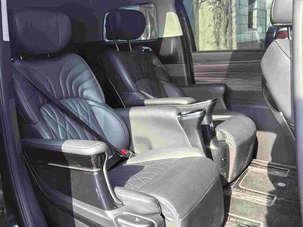 GAC Motor Trumpchi M8 — фото 3