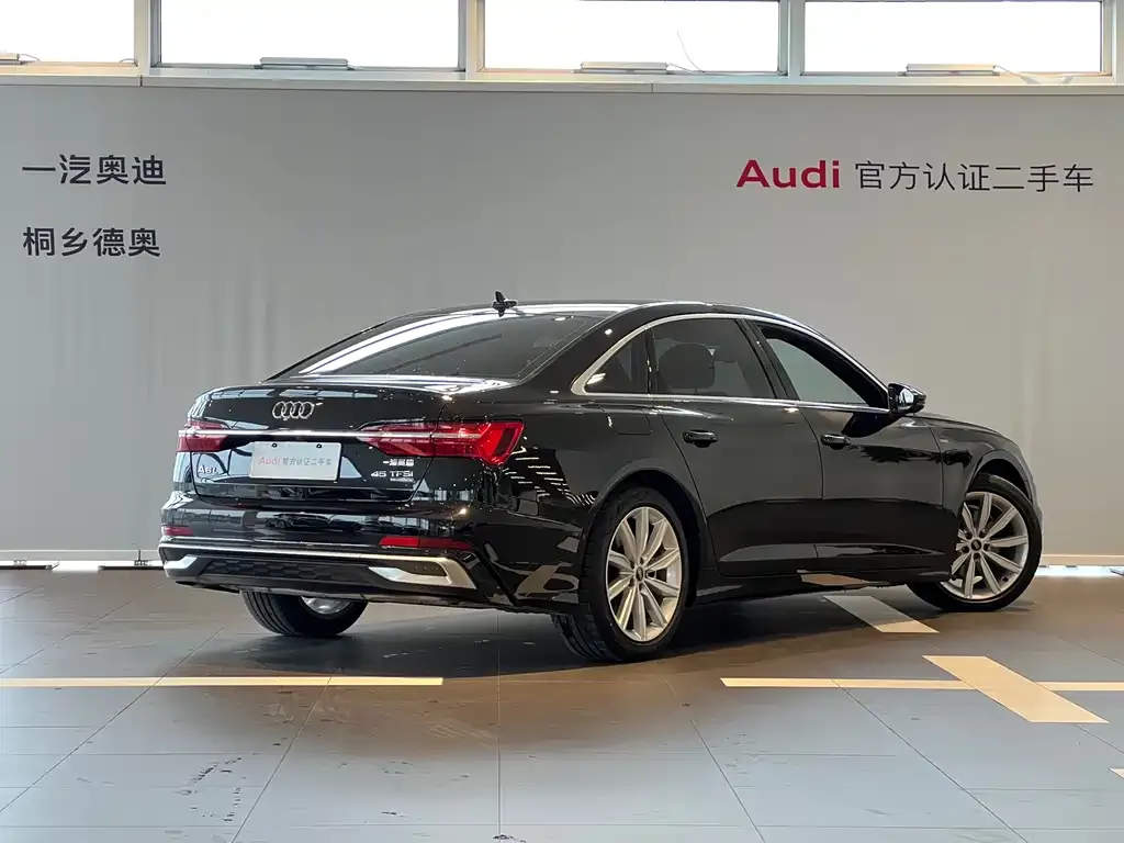 Audi A6L — фото 10