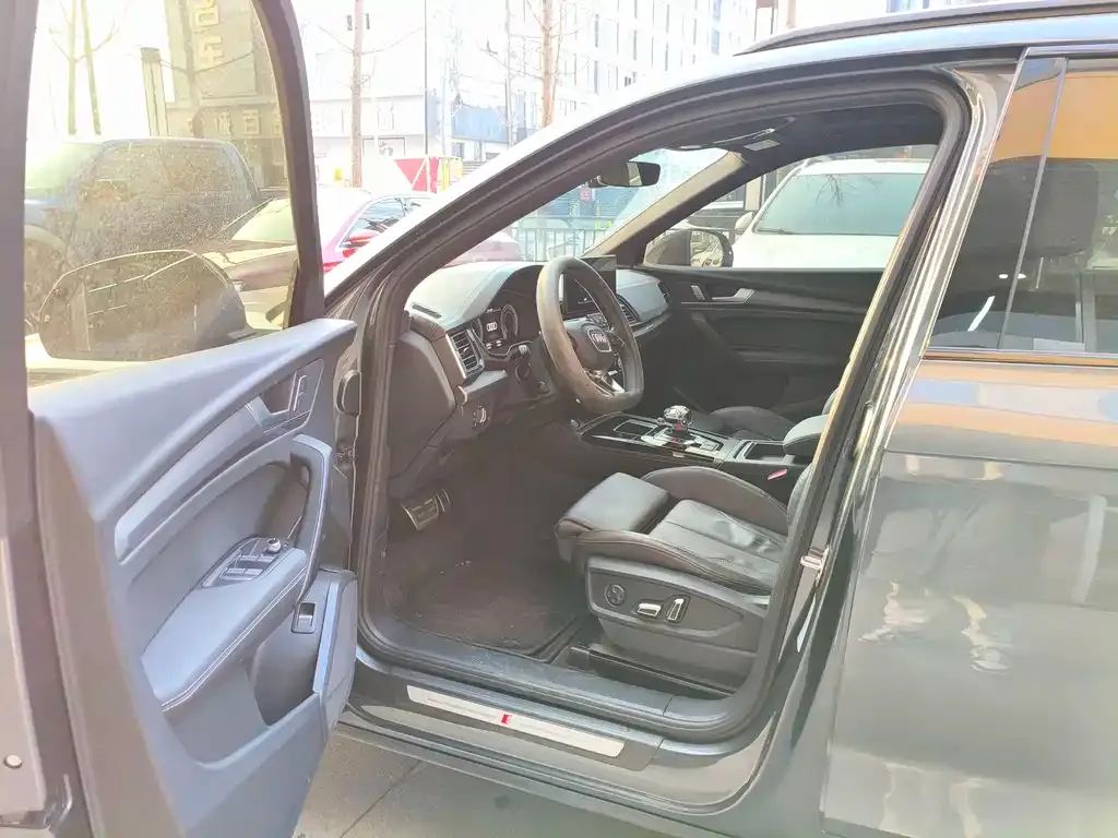 Audi Q5L 2024 из CN, фото 2