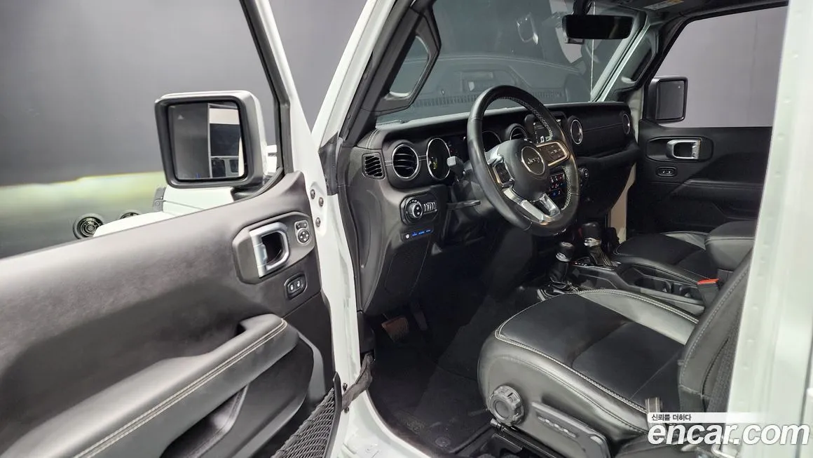 Jeep Wrangler 2022 из KR, фото 8