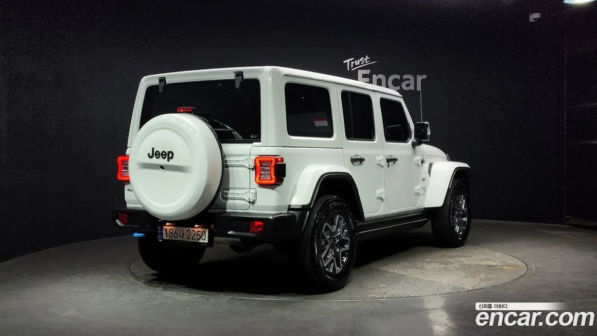 Jeep Wrangler 2022 из KR, фото 3