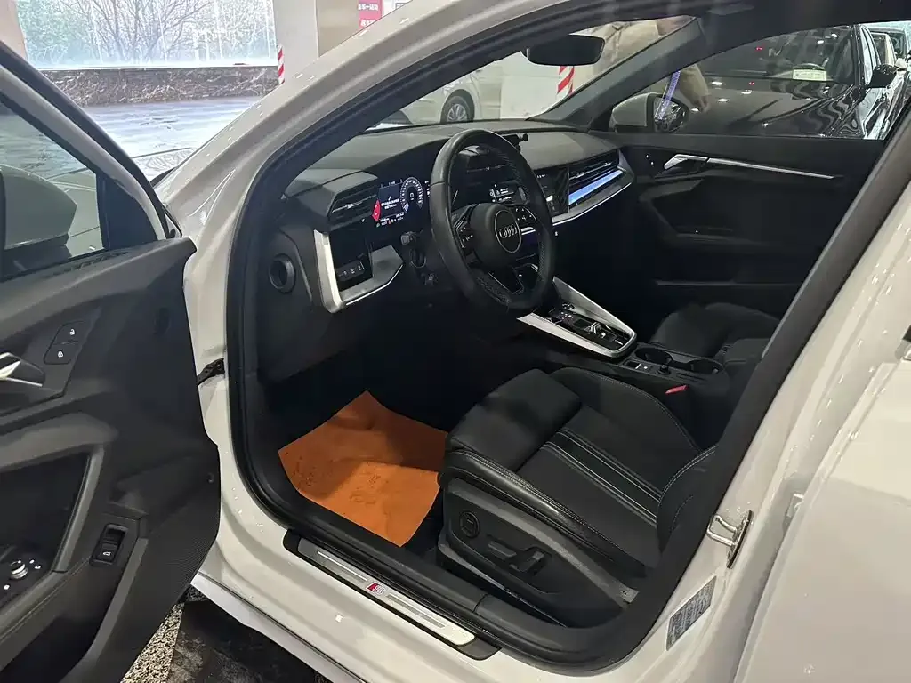 Audi A3 2023 из CN, фото 5