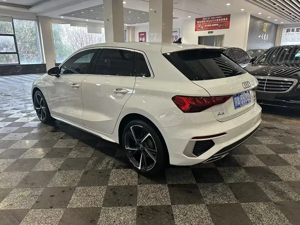 Audi A3 2023 из CN, фото 9