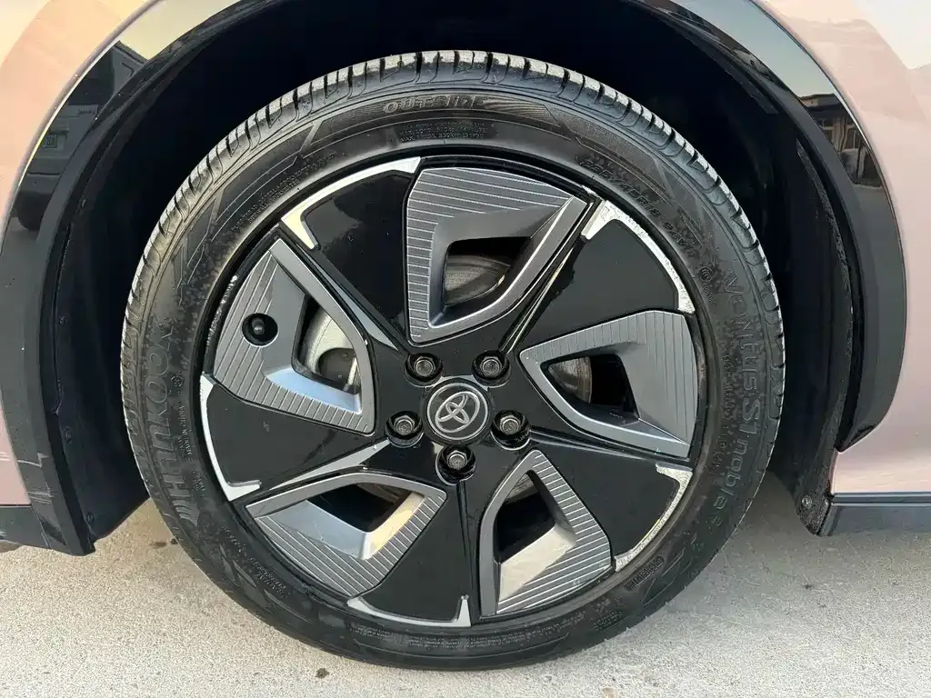 Toyota bZ3 — фото 10