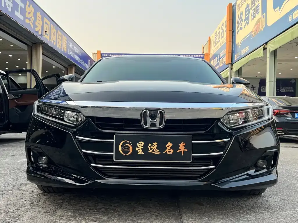 Honda Accord — фото 10