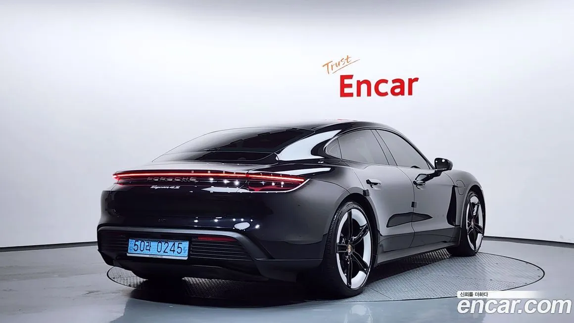 Porsche Taycan 2025 из KR, фото 8