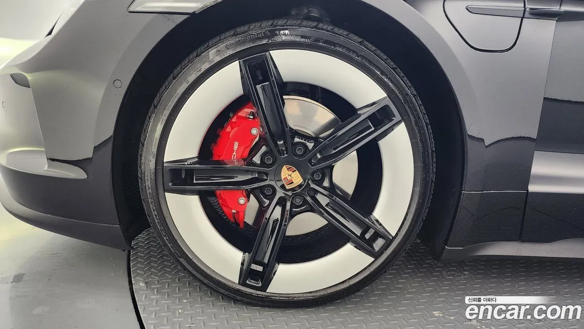 Porsche Taycan 2025 из KR, фото 9