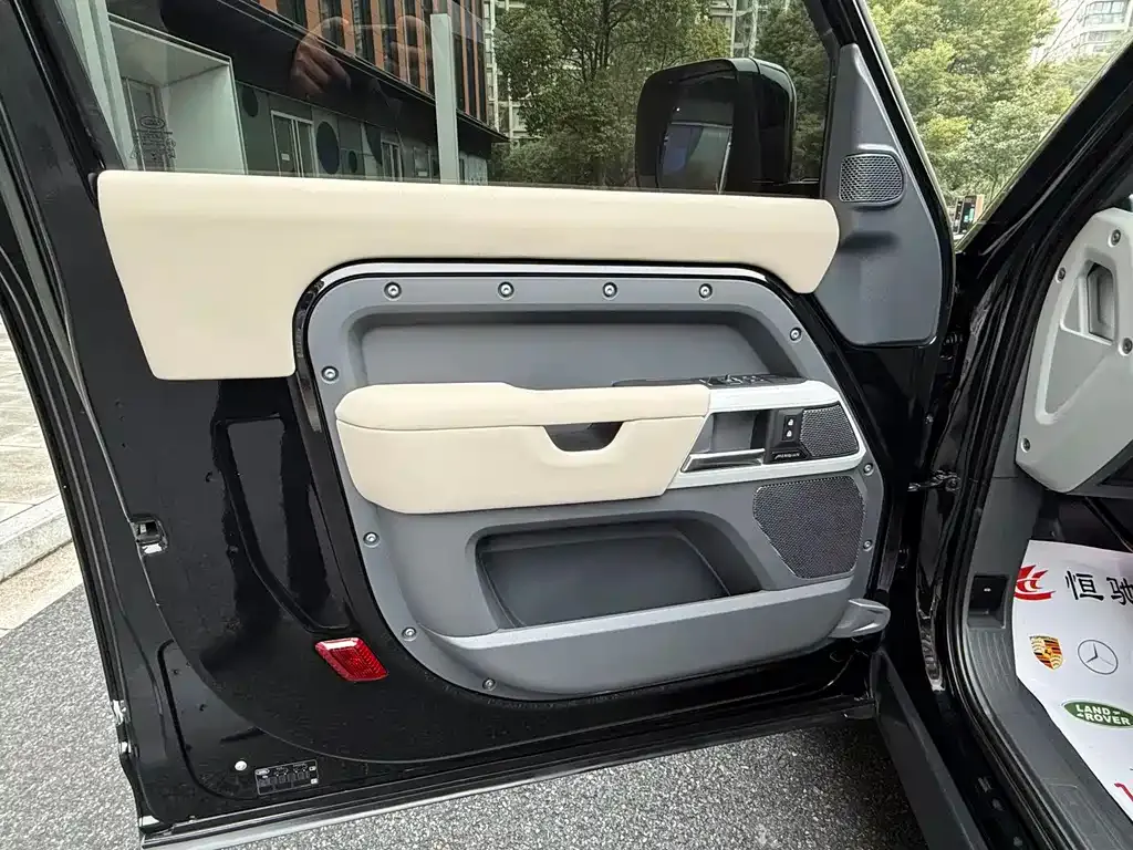 Land Rover Defender 2024 из CN, фото 7