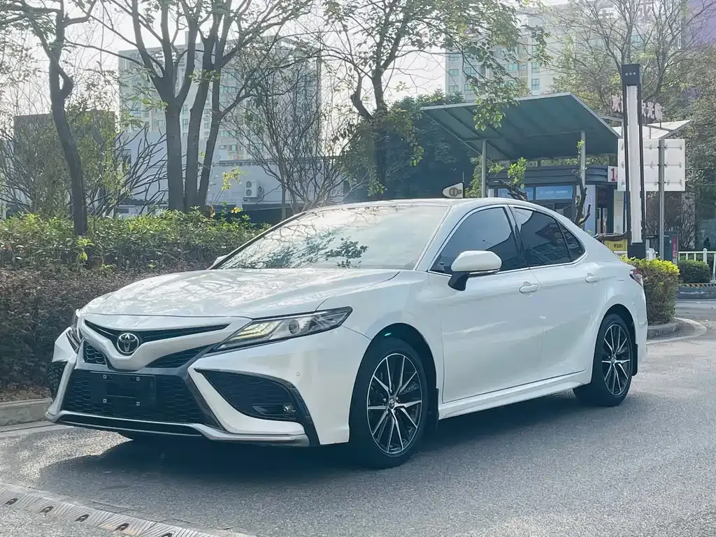 Toyota Camry 2022 из CN, фото 1