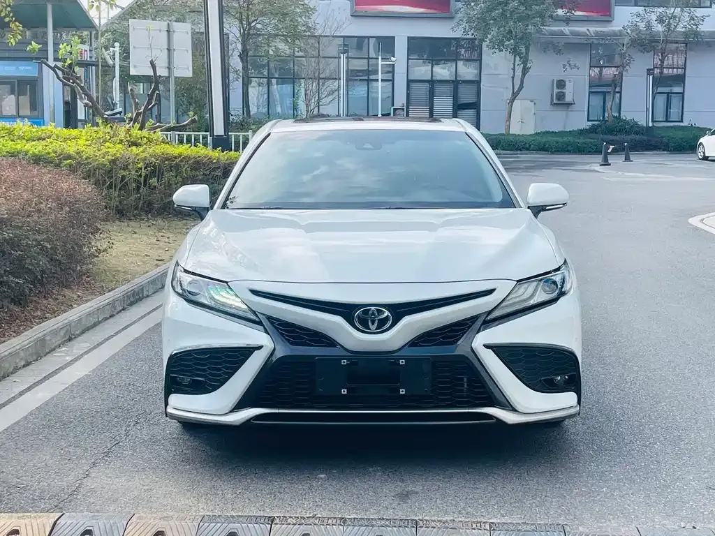 Toyota Camry 2022 из CN, фото 10