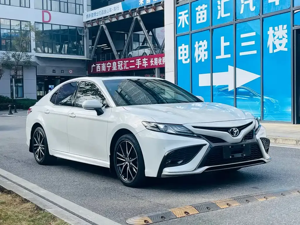 Toyota Camry 2022 из CN, фото 8