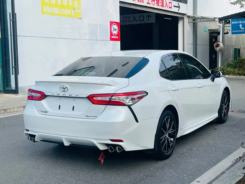 Toyota Camry 2022 из CN, фото 3