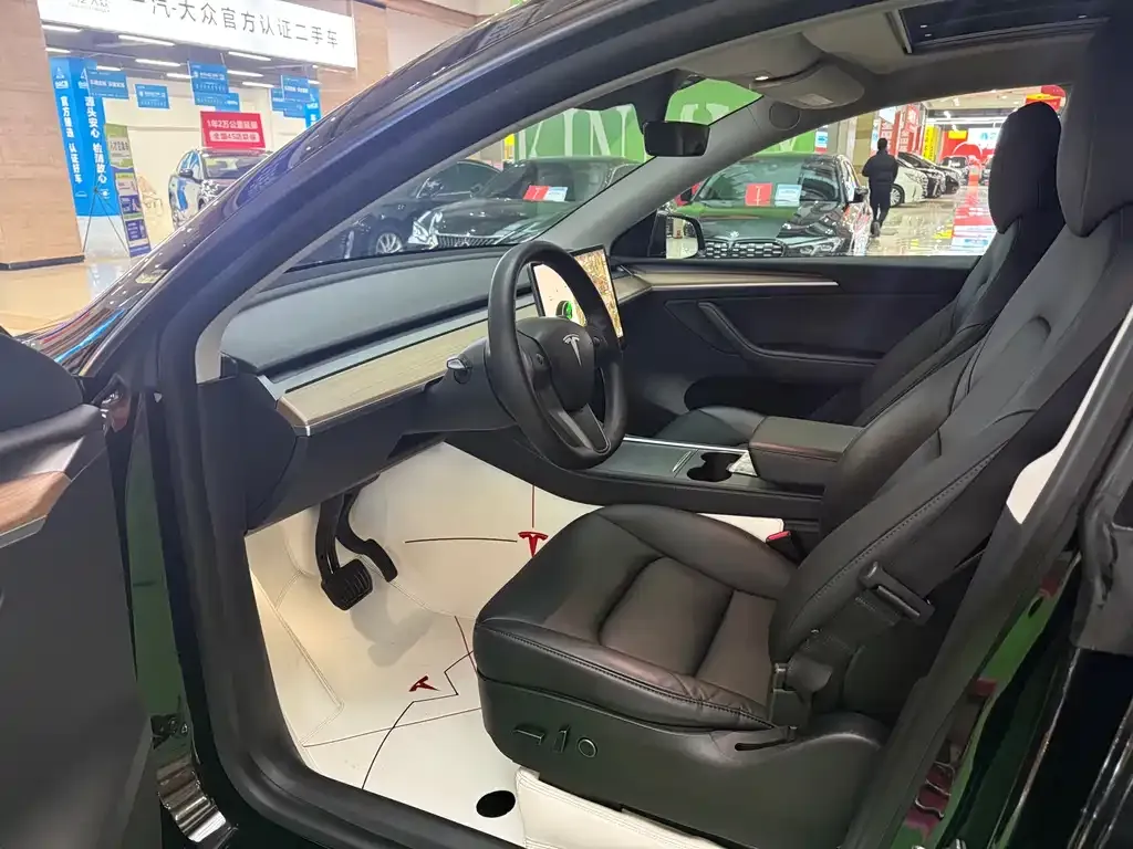 Tesla Model Y — фото 4