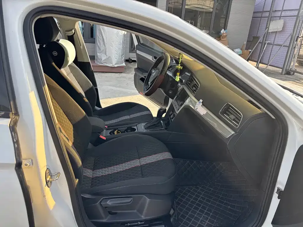 Volkswagen Lamando 2021 из CN, фото 3