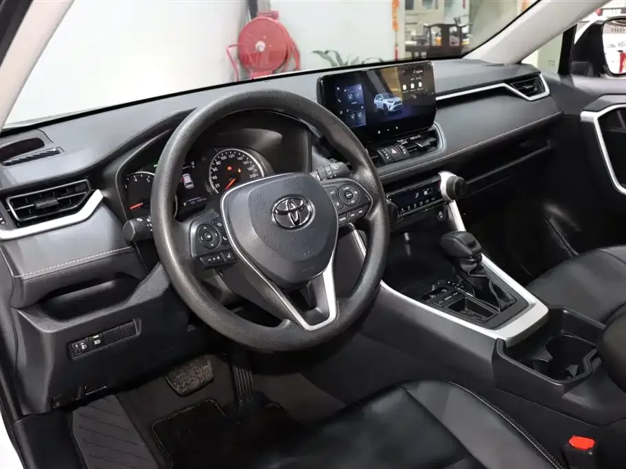 Toyota RAV4 2024 из CN, фото 9