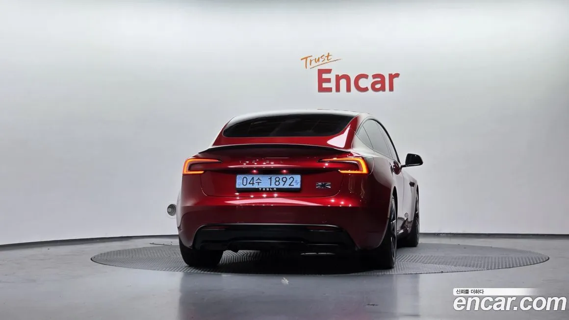 Tesla Model 3 — фото 7