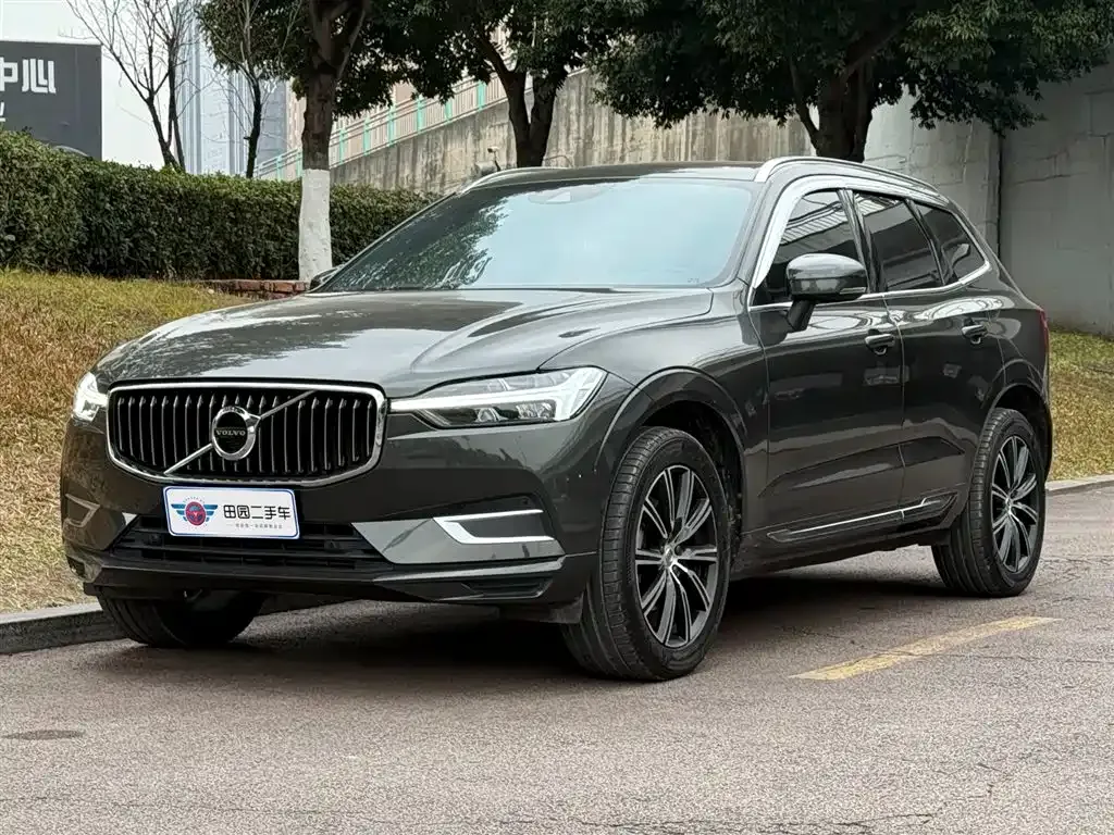 Volvo XC60 — фото 1