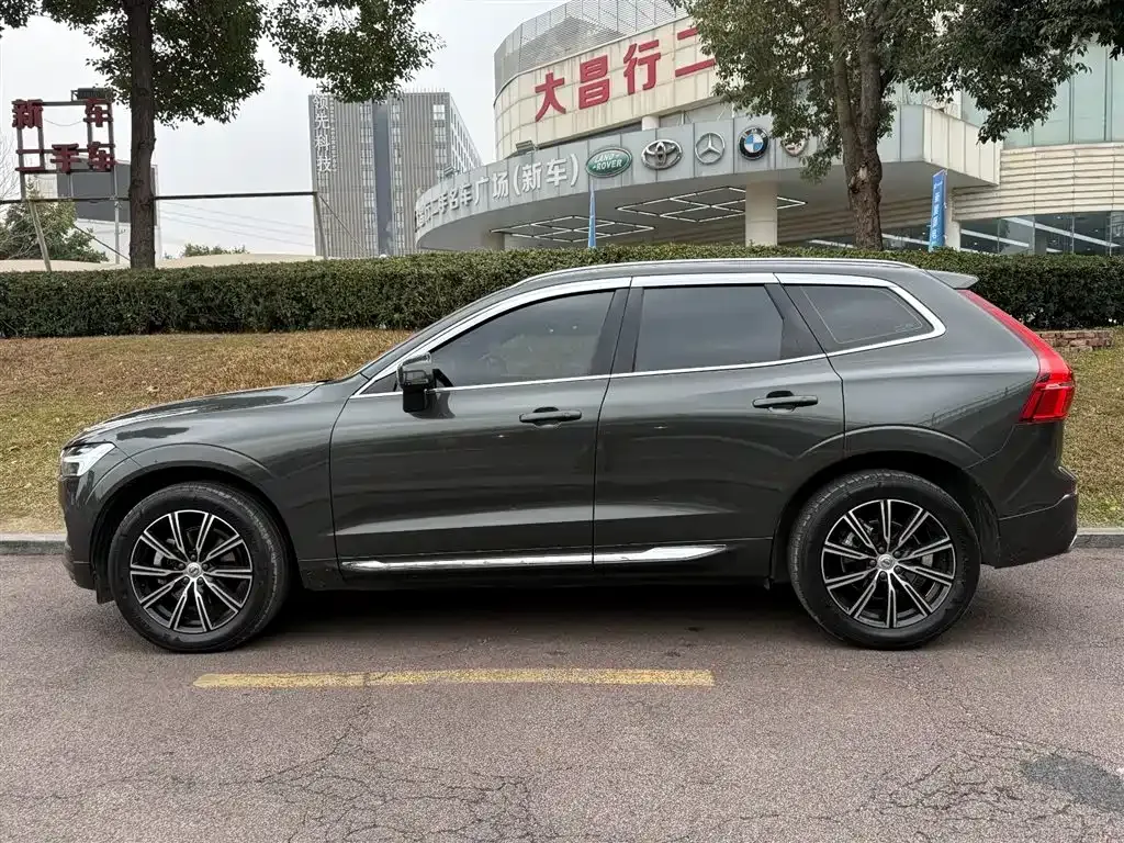 Volvo XC60 — фото 9