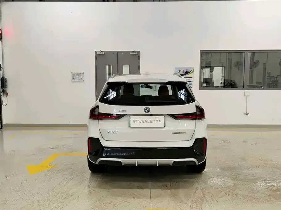 BMW iX1 2025 из CN, фото 2