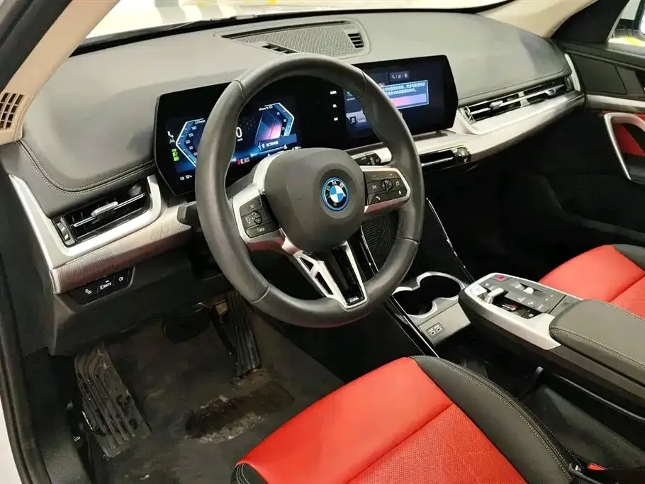 BMW iX1 2025 из CN, фото 8