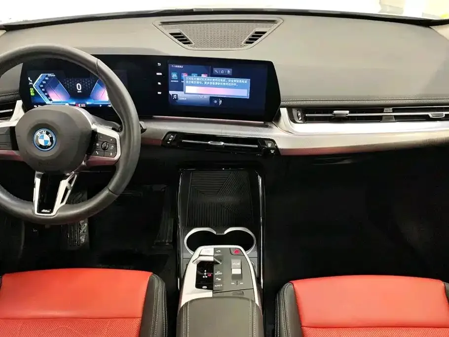 BMW iX1 2025 из CN, фото 7