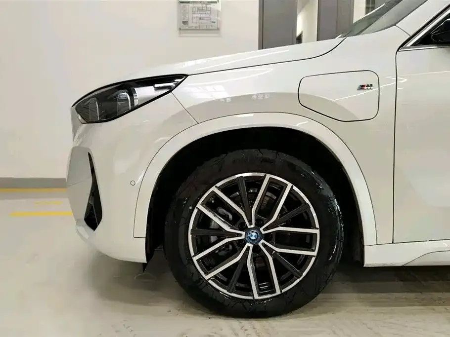 BMW iX1 2025 из CN, фото 5