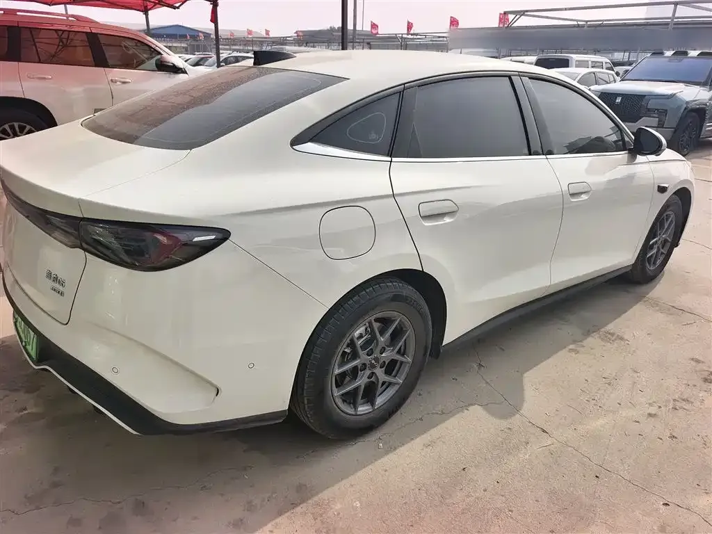 BYD Seal 06 — фото 10