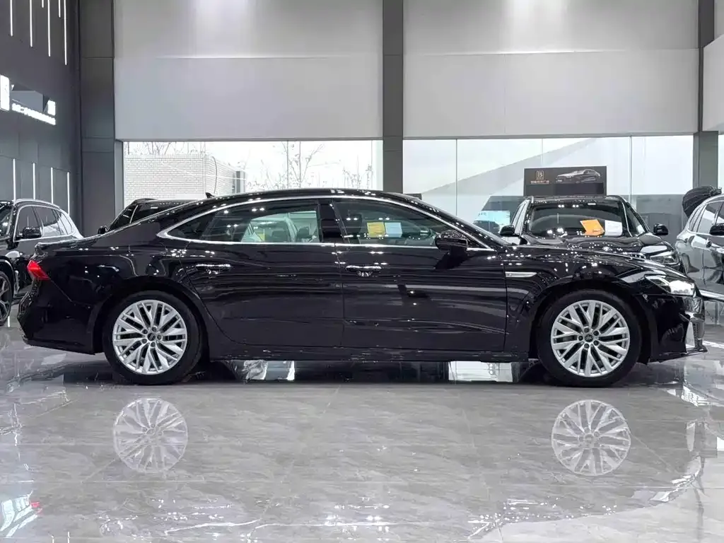 Audi A7L 2023 из CN, фото 7