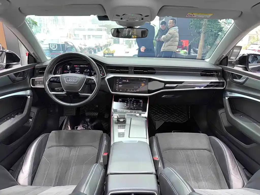 Audi A7L 2023 из CN, фото 2