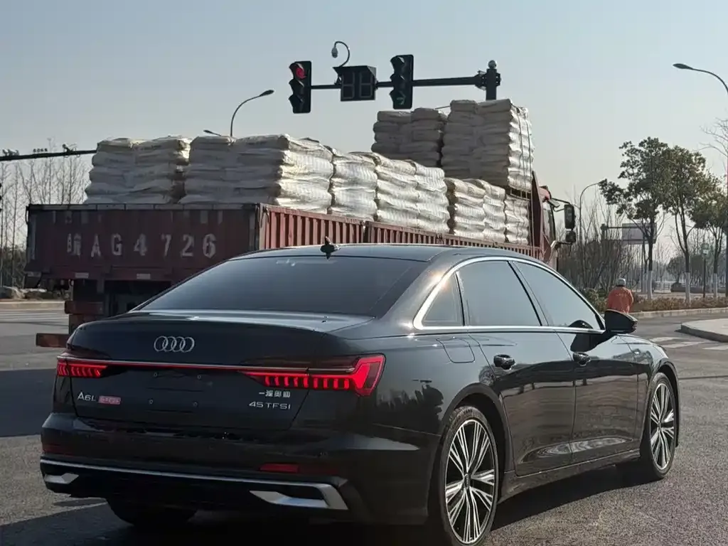 Audi A6L 2023 из CN, фото 5