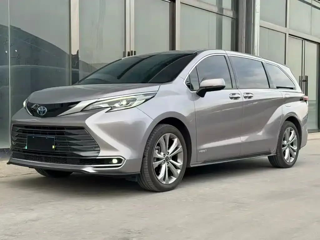 Toyota Sienna 2023 из CN, фото 1