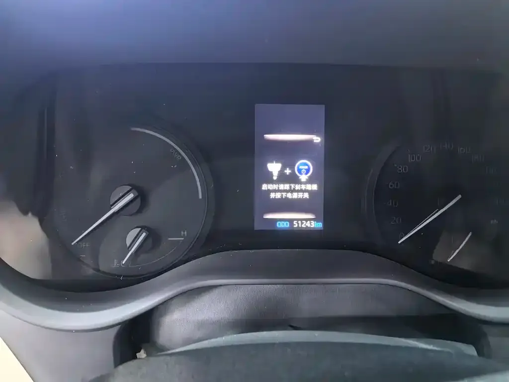 Toyota Sienna 2023 из CN, фото 2