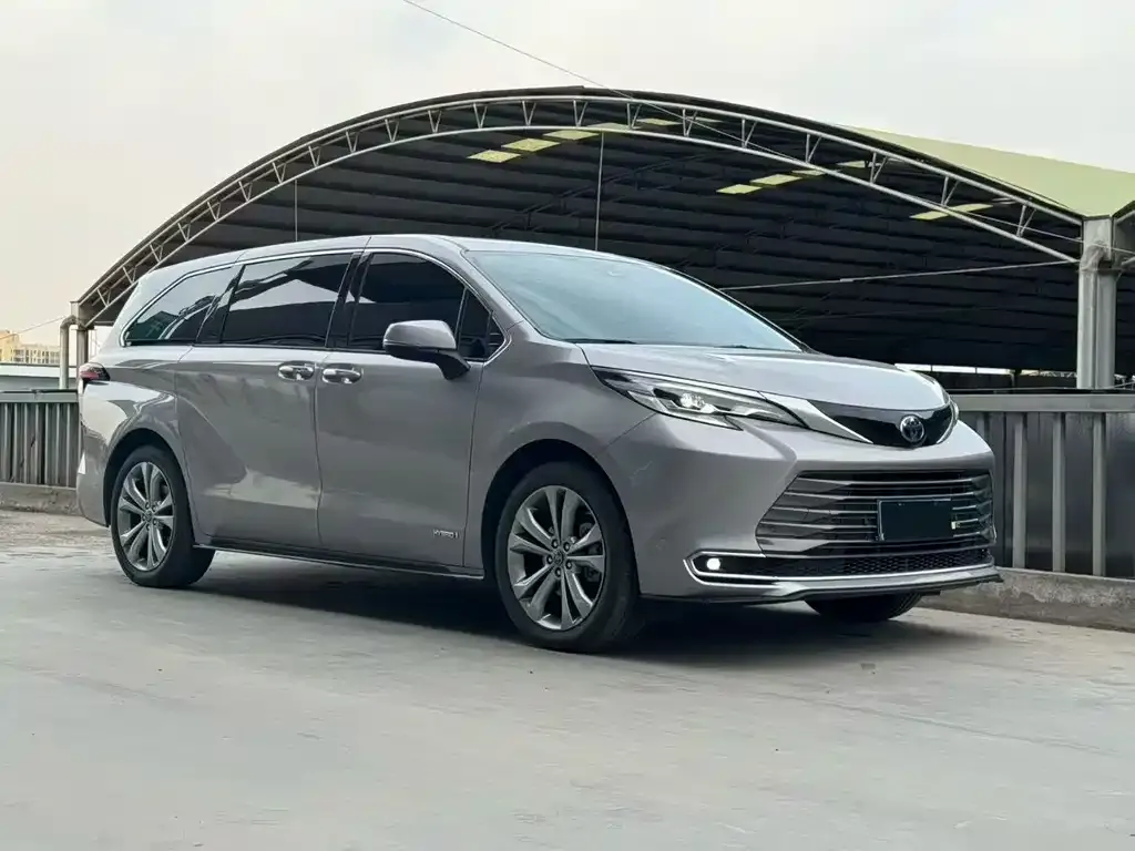 Toyota Sienna 2023 из CN, фото 6