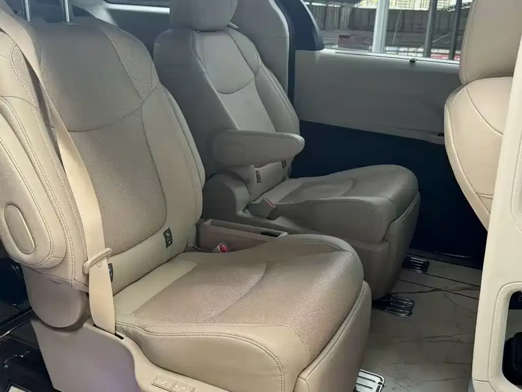 Toyota Sienna 2023 из CN, фото 7