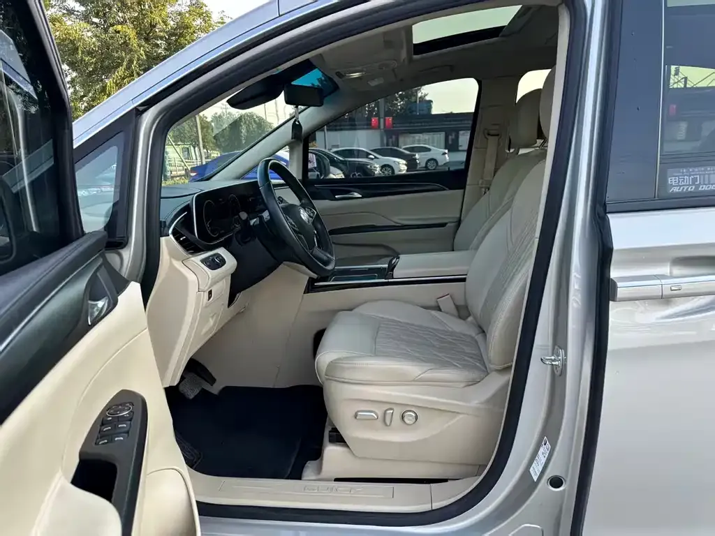 Buick GL8 2021 из CN, фото 10